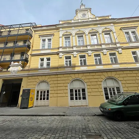Apartament Varsavska 202 *